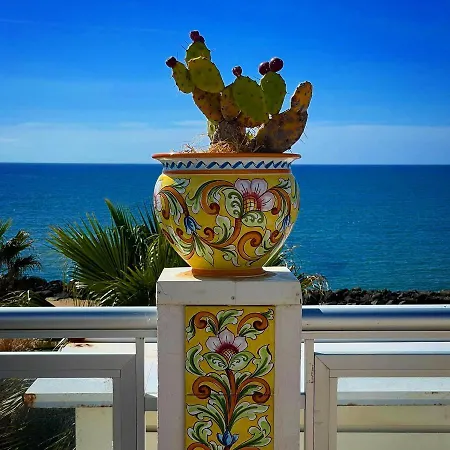 Sul Mare Al Gabbiano