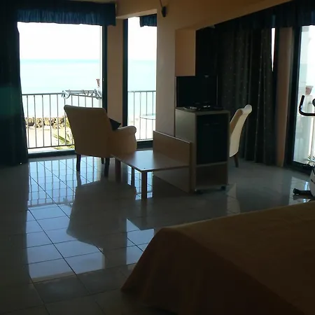Sul Mare Al Gabbiano